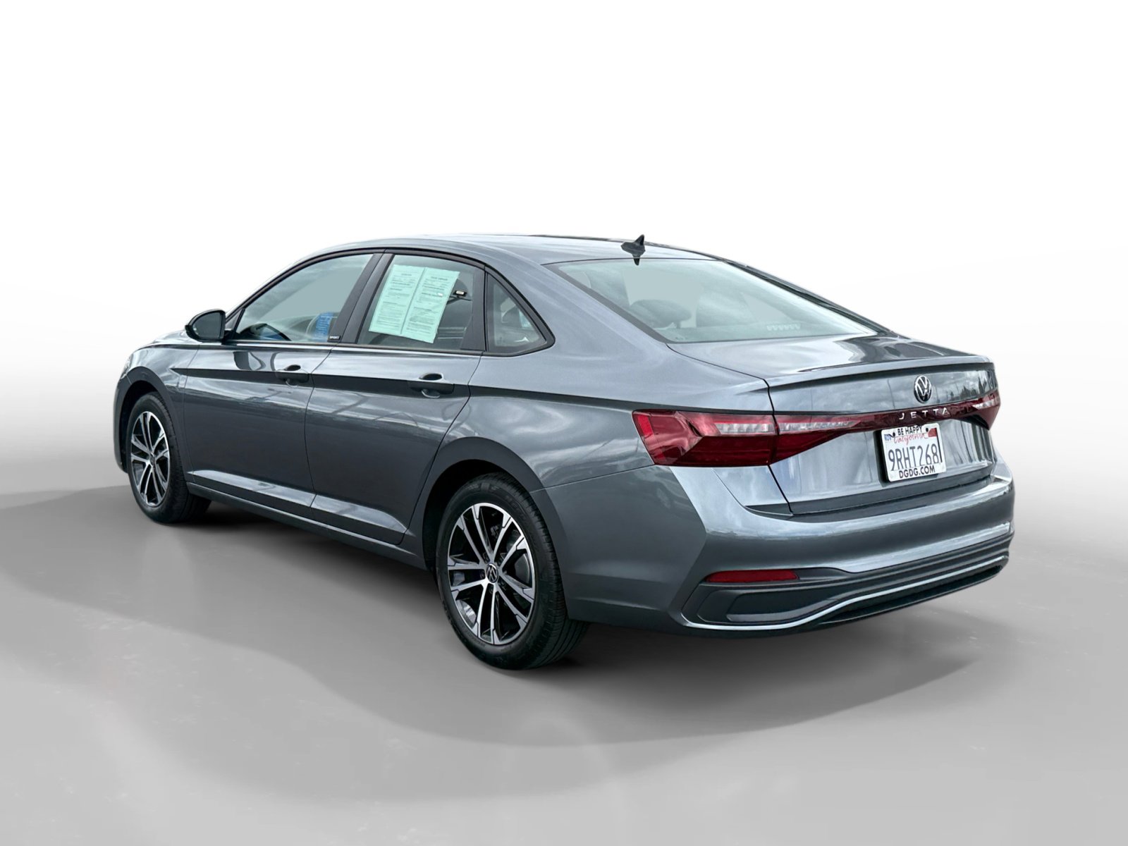 Used 2025 Volkswagen Jetta Sport image 3