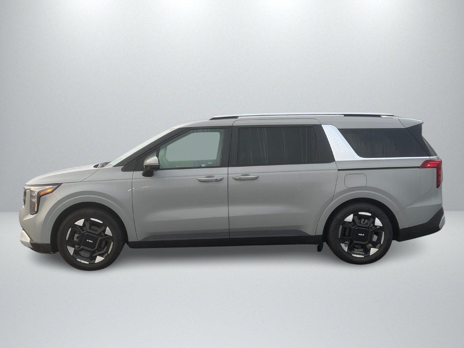 Used 2026 Kia Carnival EX FWD image 2