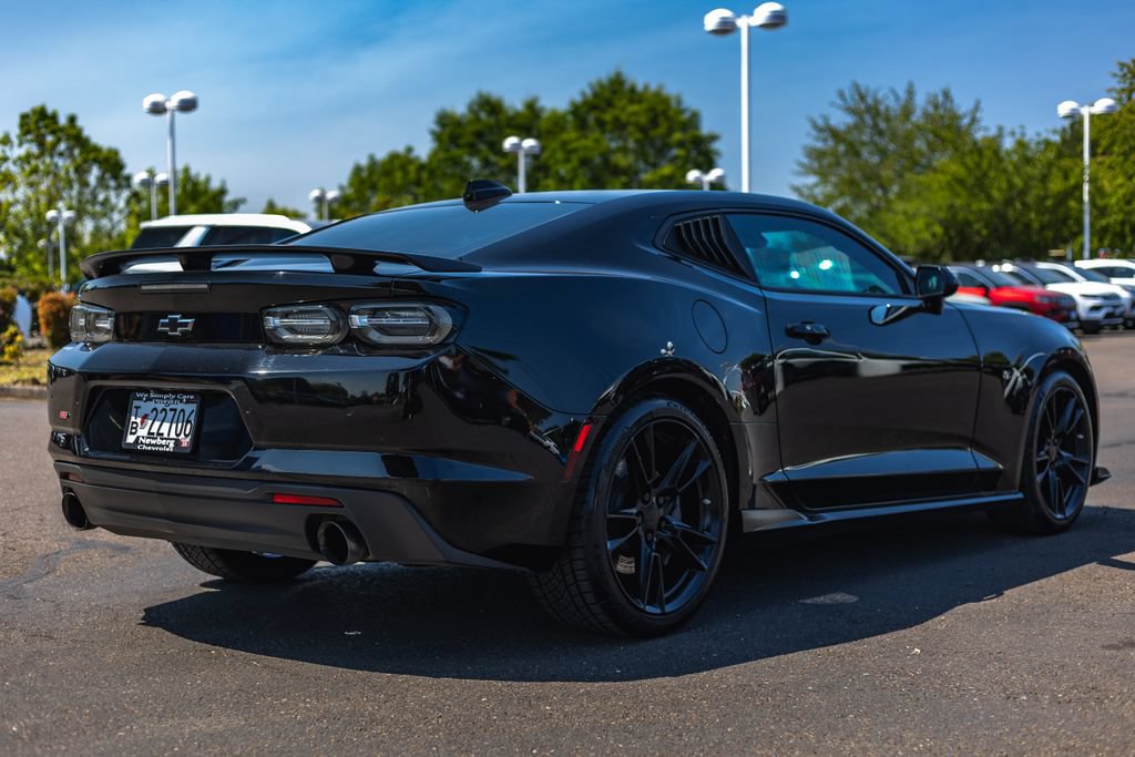 Used 2021 Chevrolet Camaro SS RWD image 7