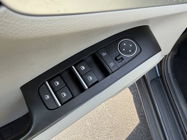 Certified 2023 Kia Soul LX w/ LX Technology Package FWD image 13
