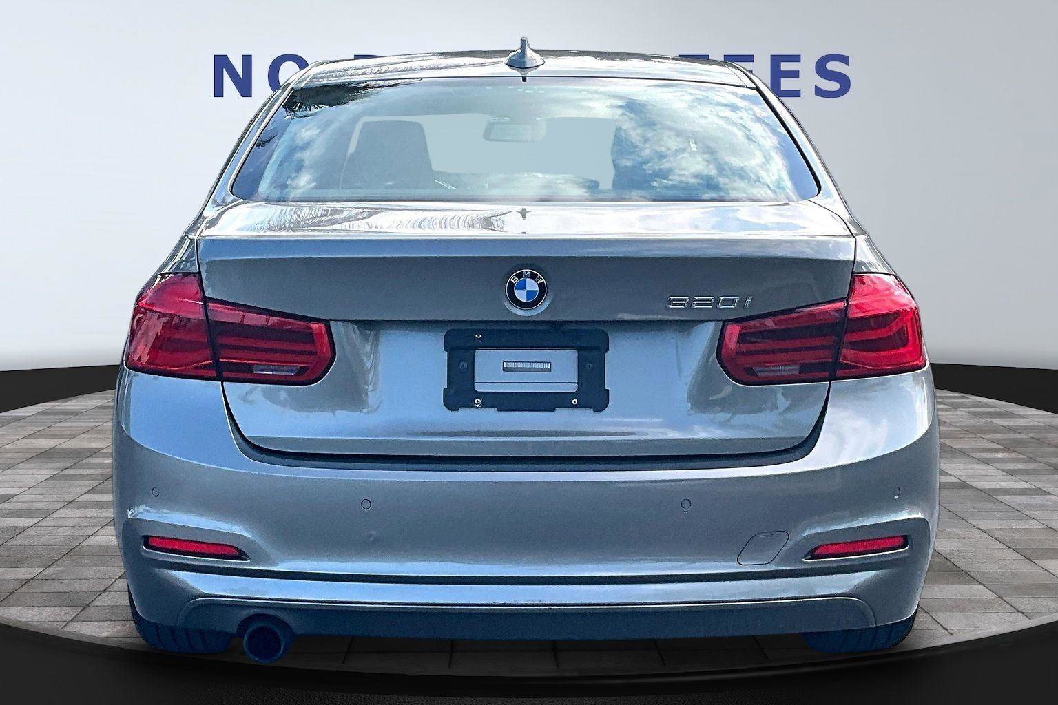 Used 2016 BMW 320i Sedan RWD image 5