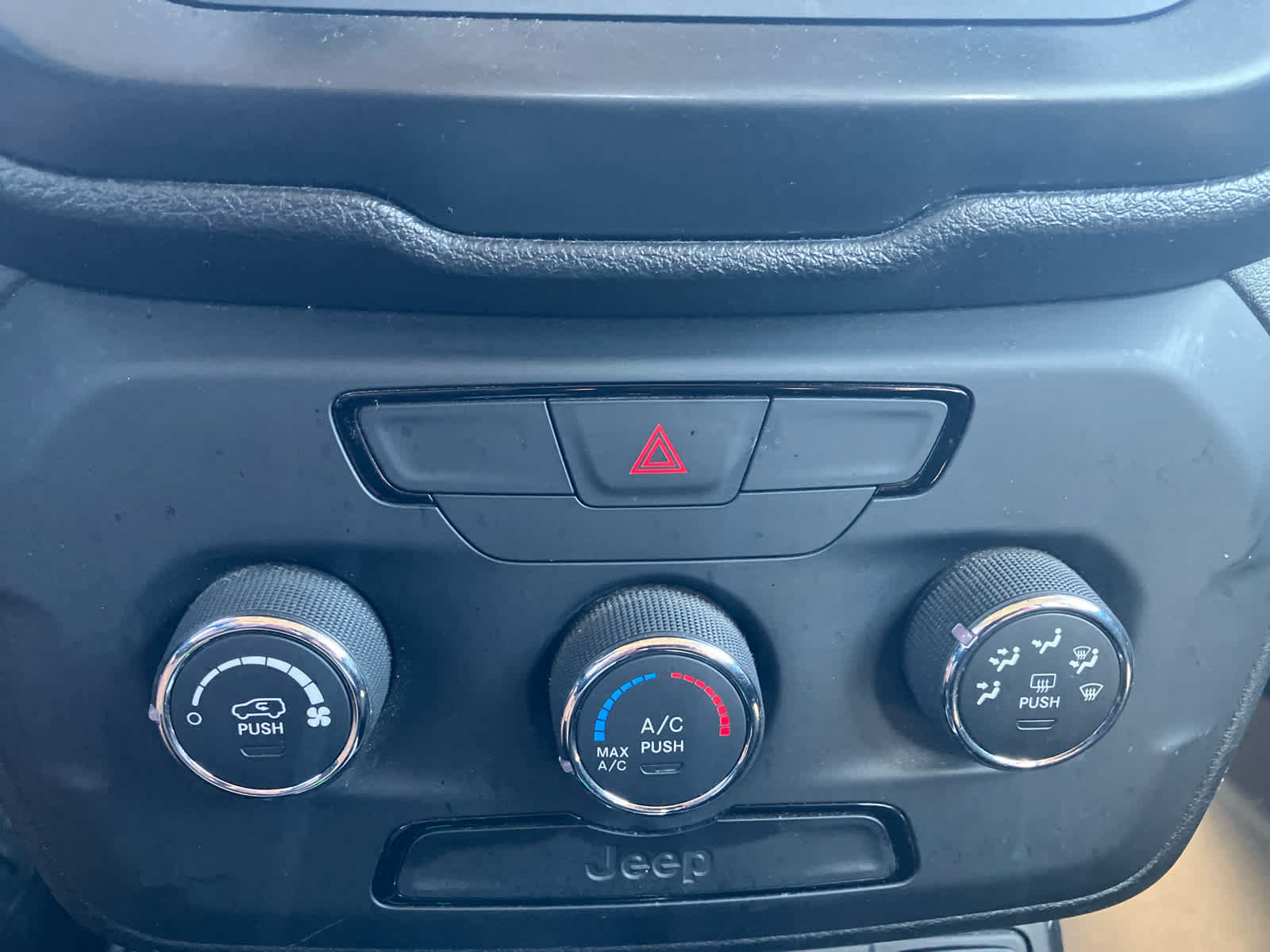 Used 2018 Jeep Renegade Sport w/ Power & Air Group AWD/4WD image 21