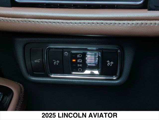 Used 2025 Lincoln Aviator Reserve w/ Equipment Group 201A AWD/4WD image 20