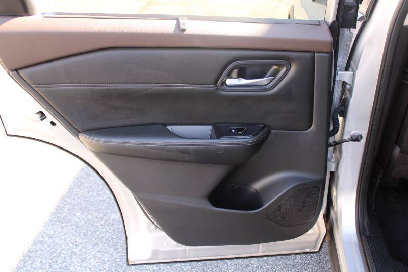 Used 2022 Nissan Rogue SV w/ SV Premium Package FWD image 17