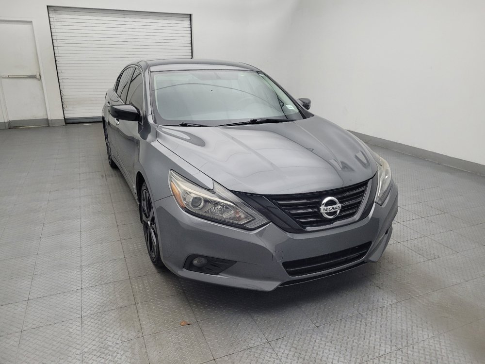 Used 2018 Nissan Altima 2.5 SR w/ SR Midnight Edition FWD image 14
