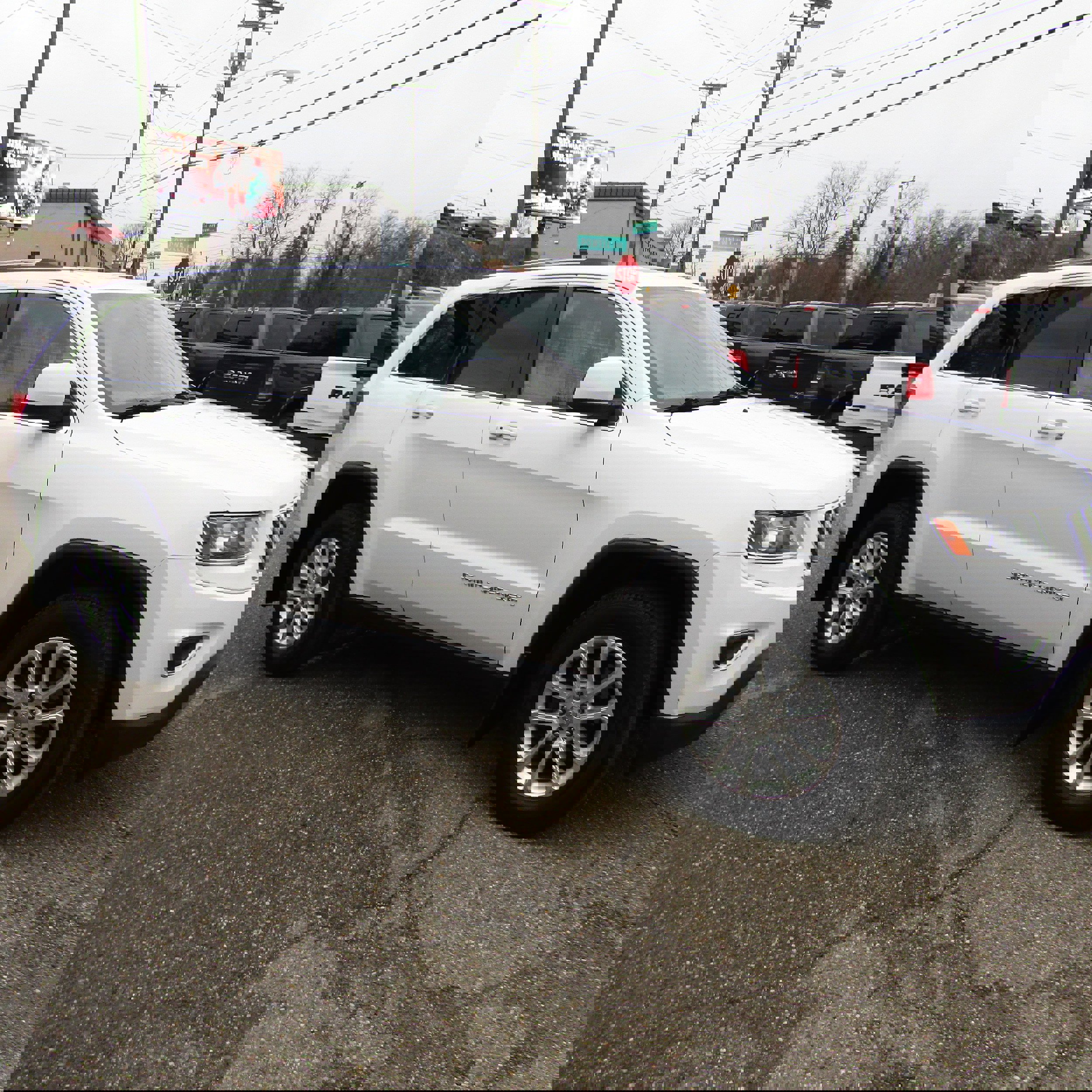 Used 2014 Jeep Grand Cherokee Laredo w/ Security & Convenience Group image 4