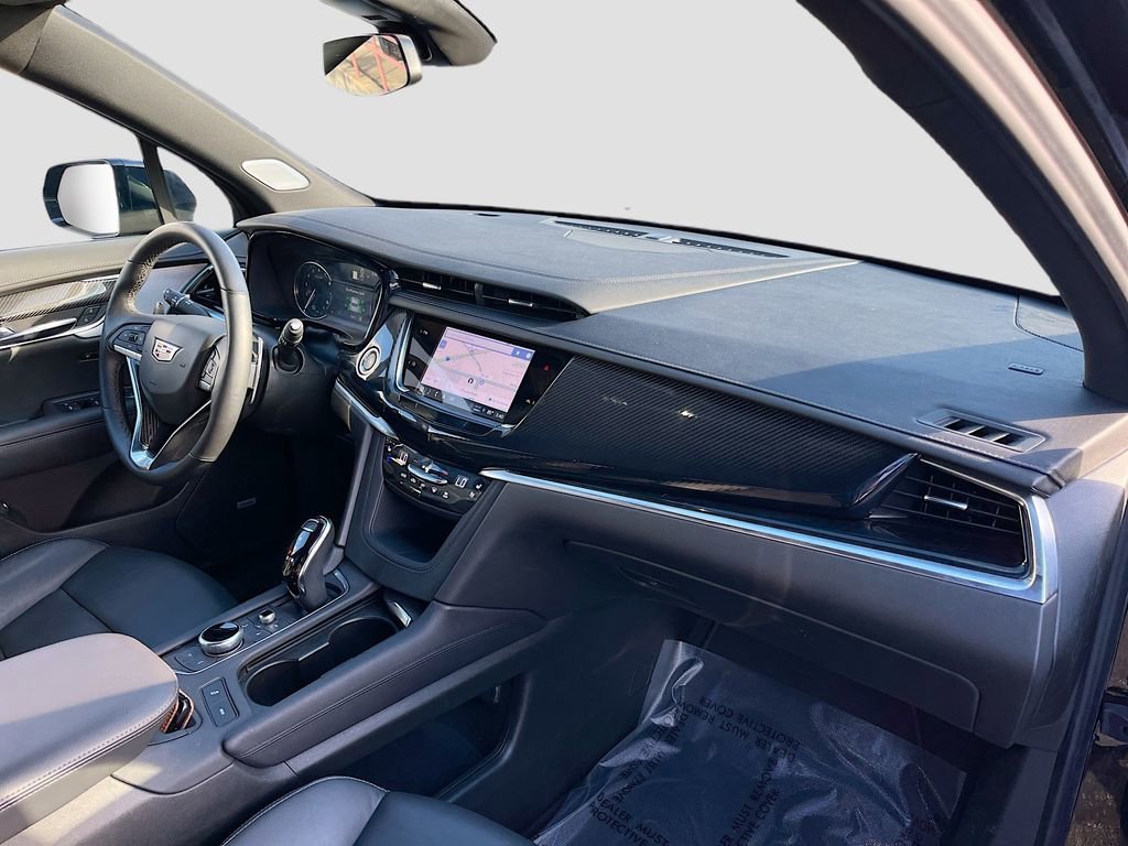 Used 2025 Cadillac XT6 Sport AWD/4WD image 32