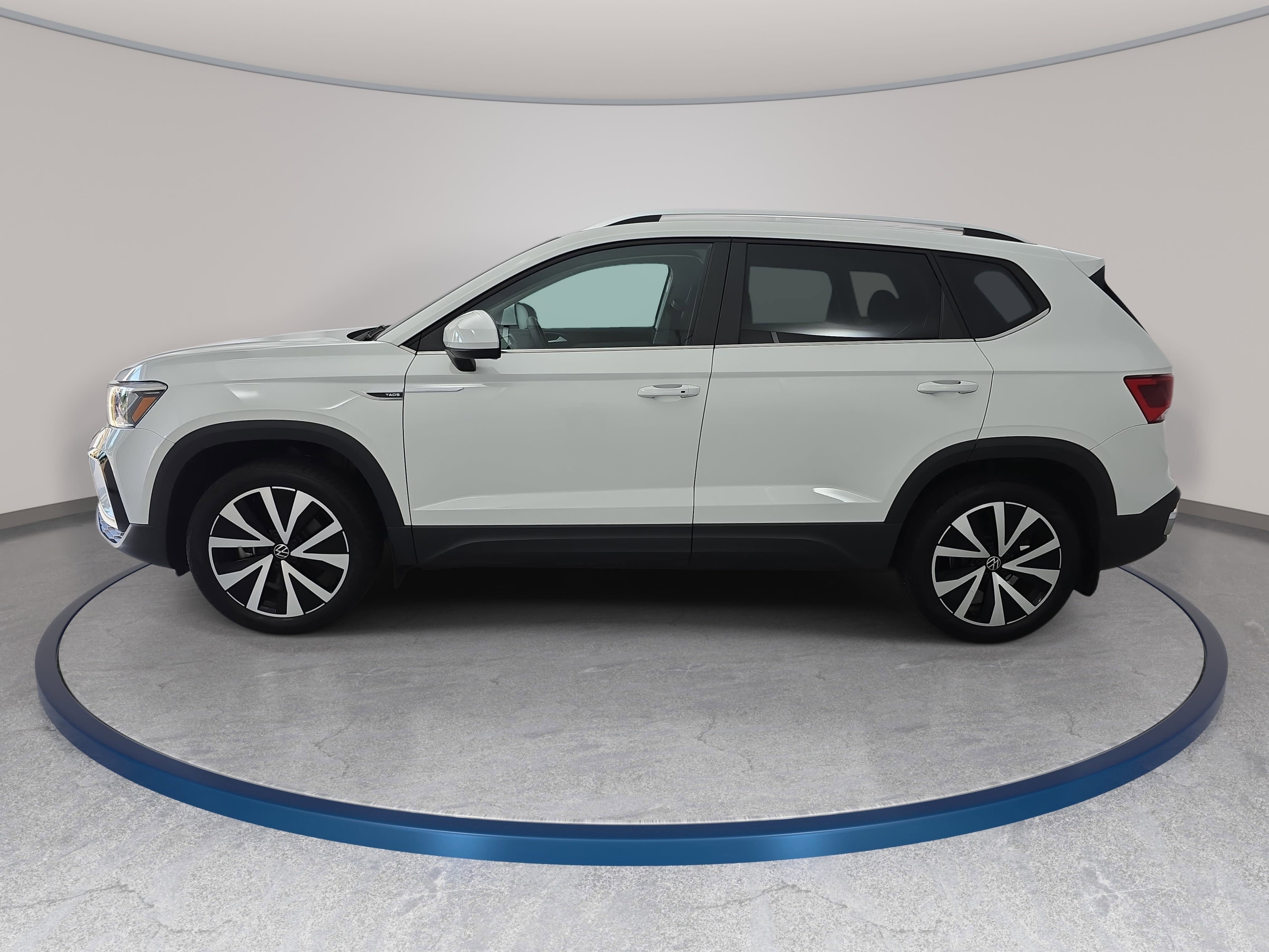 Certified 2023 Volkswagen Taos SE image 8