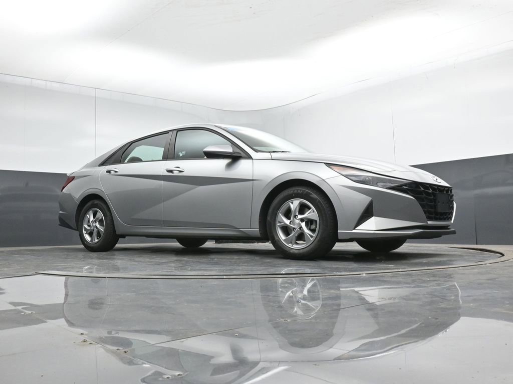 Used 2021 Hyundai Elantra SE FWD image 44