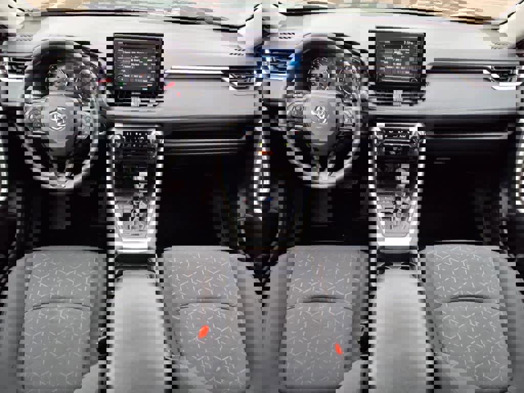 Used 2021 Toyota RAV4 XLE image 11