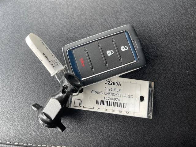 Certified 2026 Jeep Grand Cherokee Laredo RWD image 32