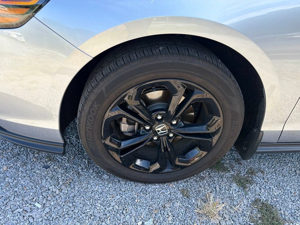 Used 2025 Honda Accord SE image 2