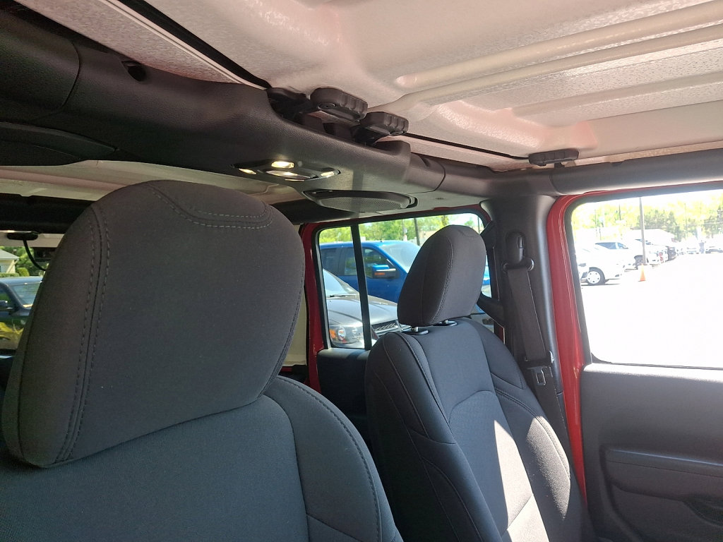 Used 2023 Jeep Wrangler Unlimited Sport AWD/4WD image 13
