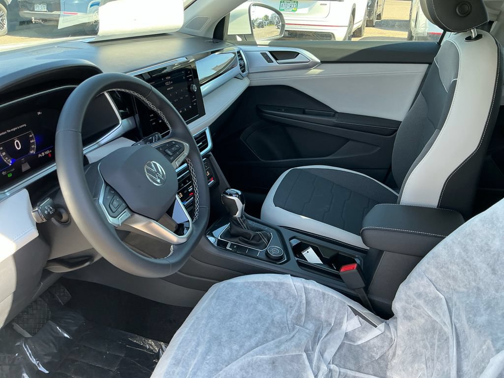 New 2026 Volkswagen Taos SE AWD/4WD image 9