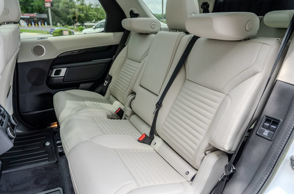 Used 2023 Land Rover Discovery S AWD/4WD image 20