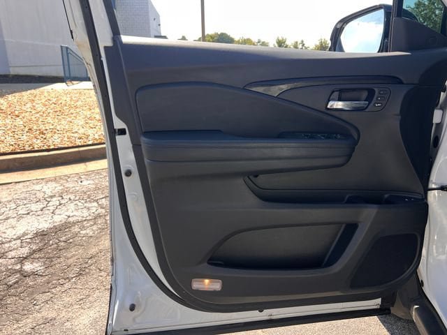 Used 2020 Honda Pilot Touring image 10