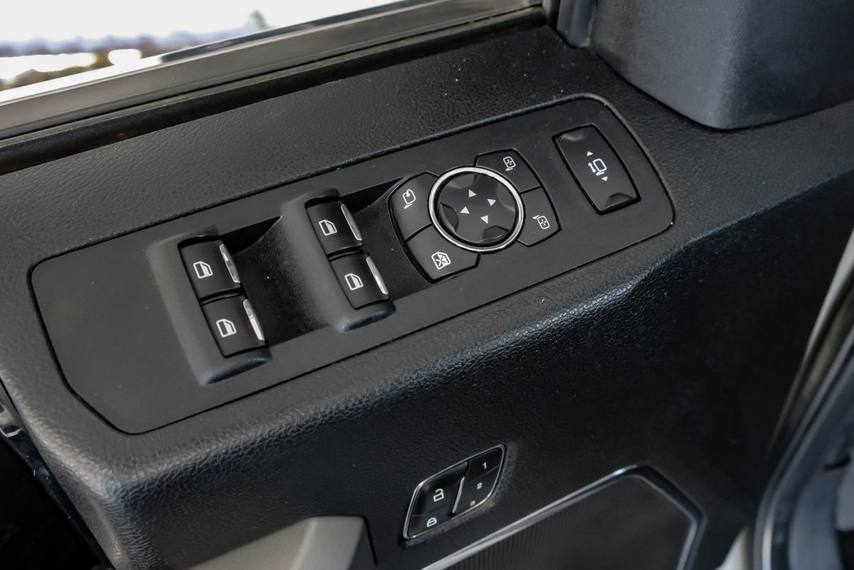 Used 2019 Ford F250 Platinum w/ Platinum Ultimate Package AWD/4WD image 44