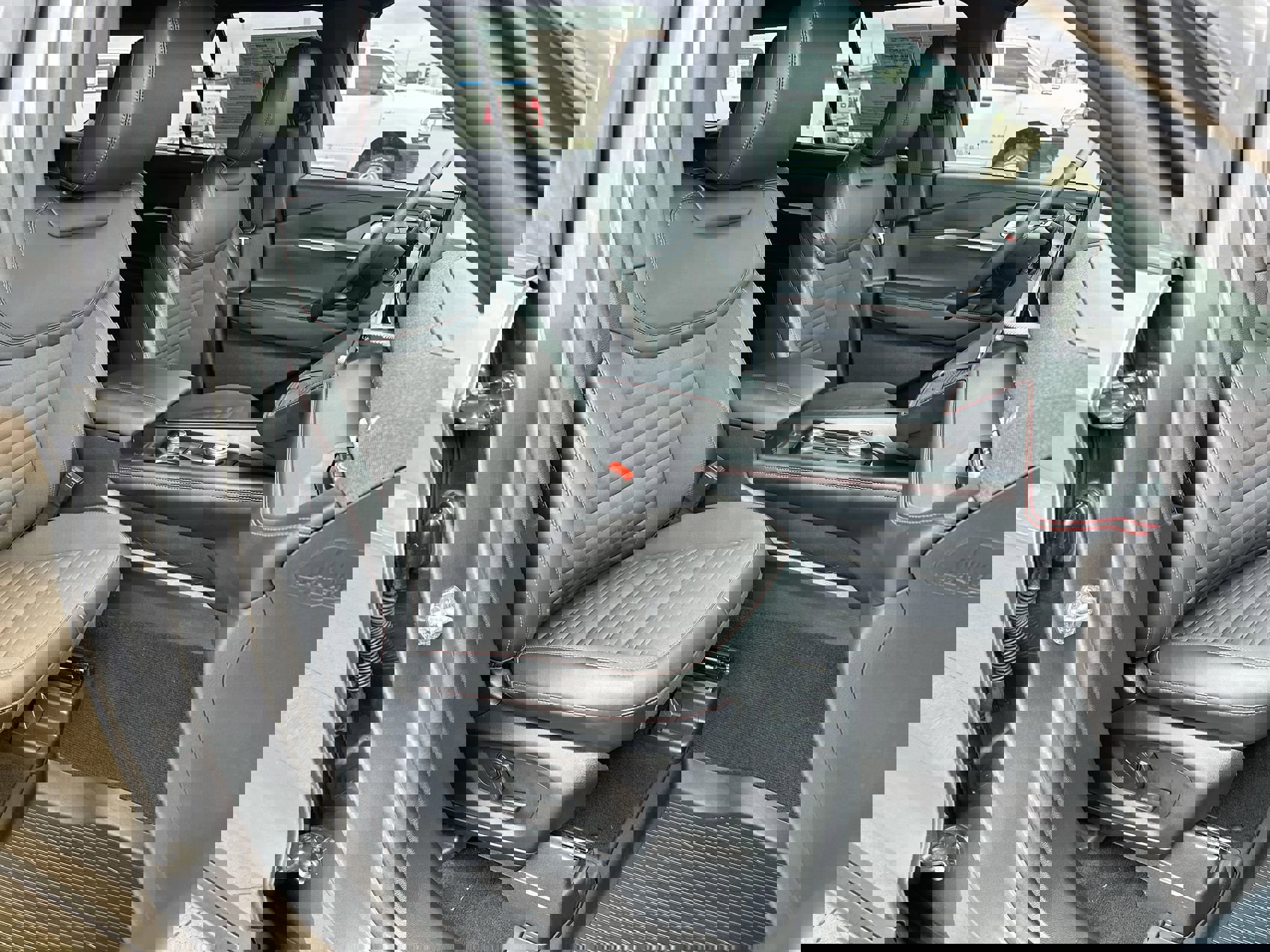 Used 2025 Ford Explorer ST-Line w/ Premium Package image 25