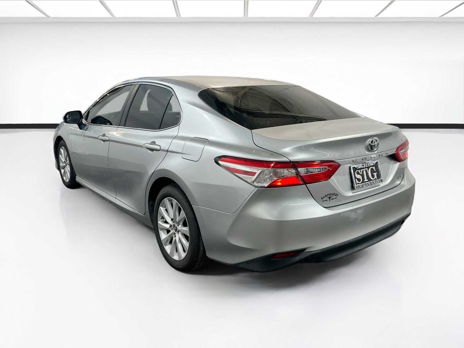 Used 2018 Toyota Camry LE FWD image 6