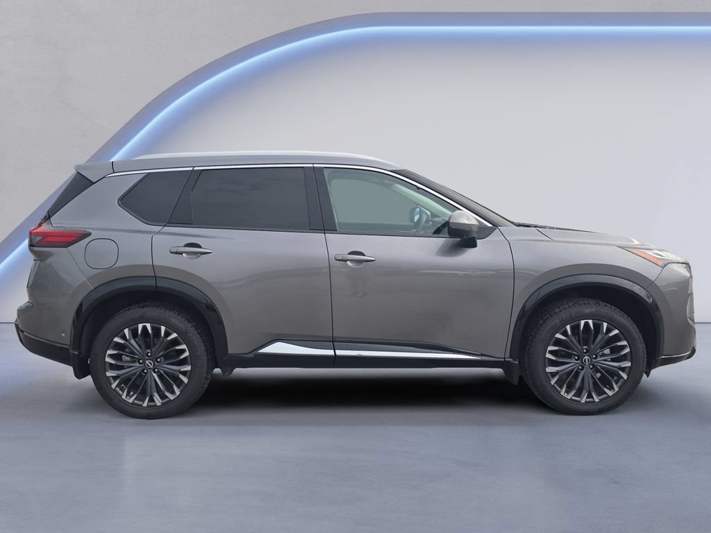 Used 2025 Nissan Rogue Platinum FWD image 7