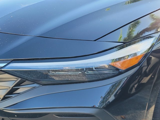 Certified 2026 Hyundai Elantra SE FWD image 27