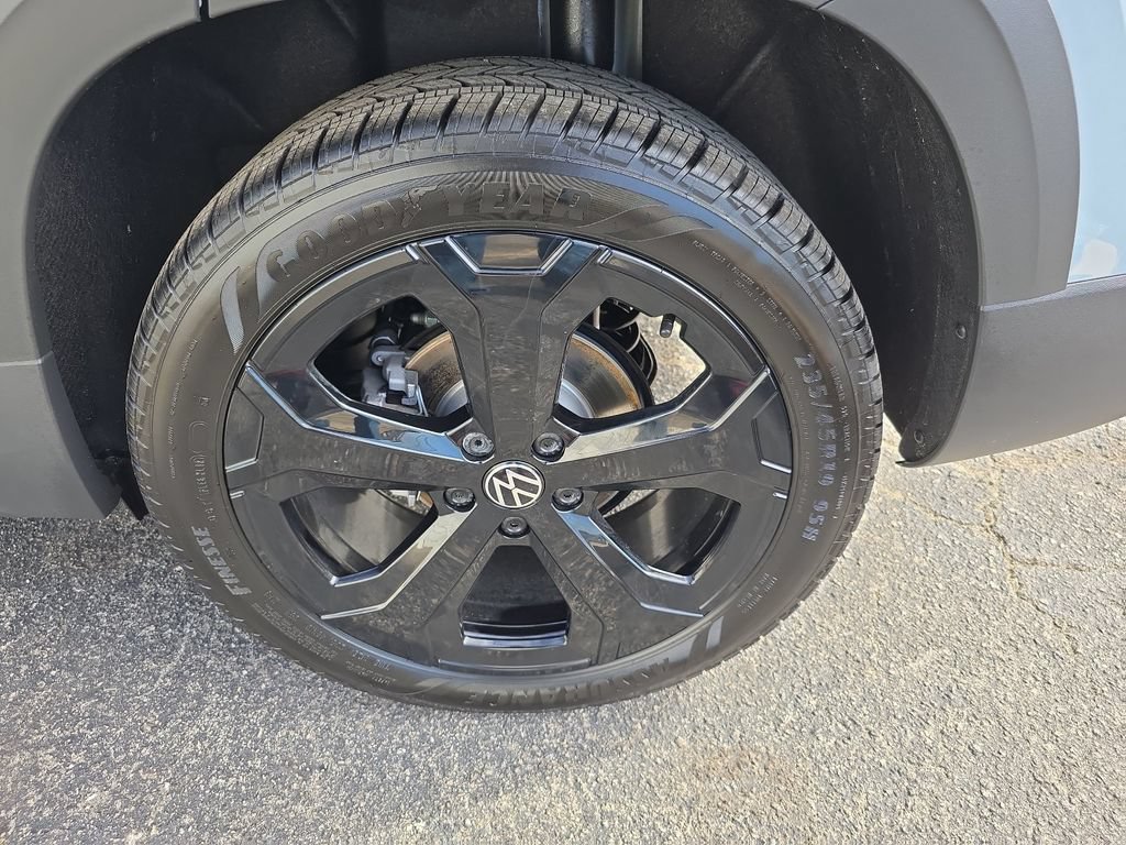 New 2026 Volkswagen Taos SEL AWD/4WD image 30