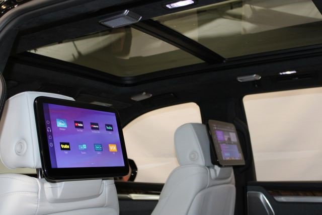 Certified 2025 Cadillac Escalade Sport Platinum w/ LPO, ONYX Package AWD/4WD image 9