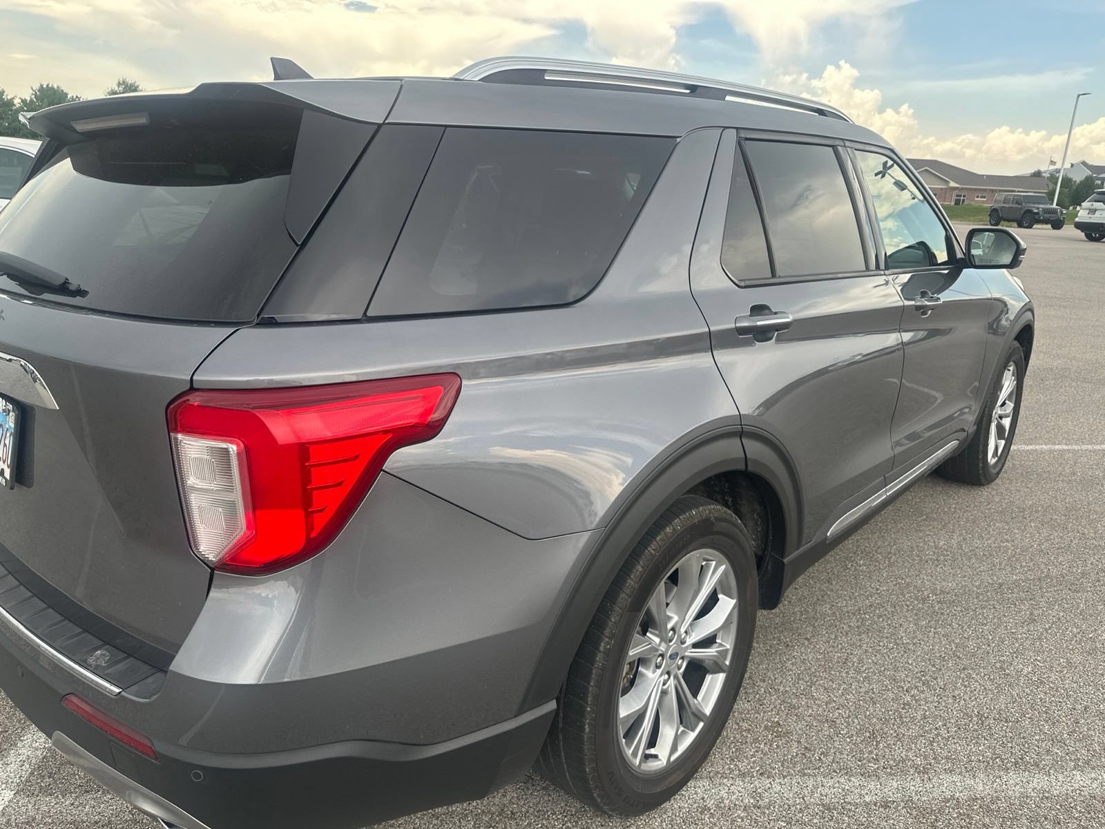 Used 2022 Ford Explorer Limited w/ Equipment Group 301A RWD image 6