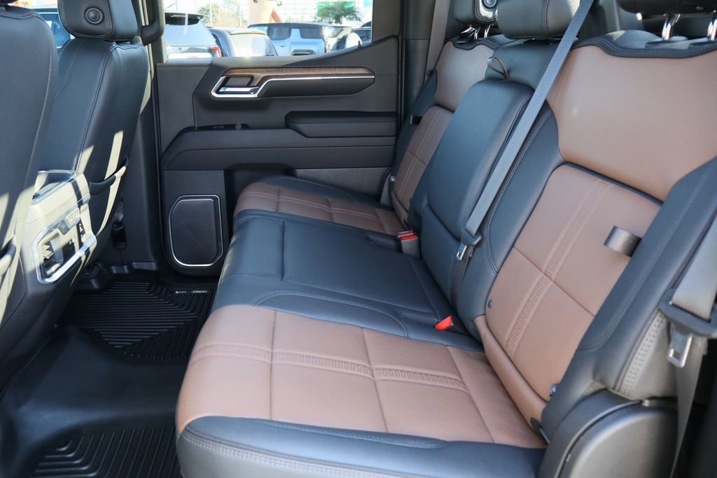 Used 2023 Chevrolet Silverado 1500 High Country w/ Z71 Off-Road Package image 24