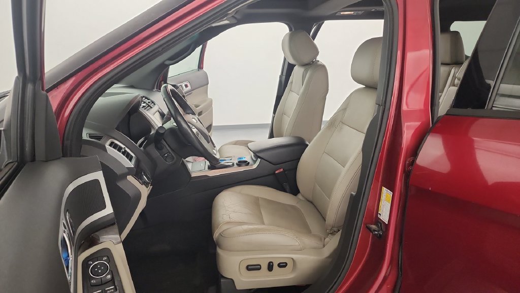 Used 2015 Ford Explorer Limited w/ Equipment Group 303A FWD image 14