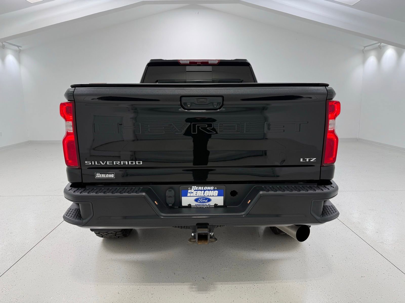 Used 2022 Chevrolet Silverado 2500 LTZ w/ LTZ Convenience Package image 6