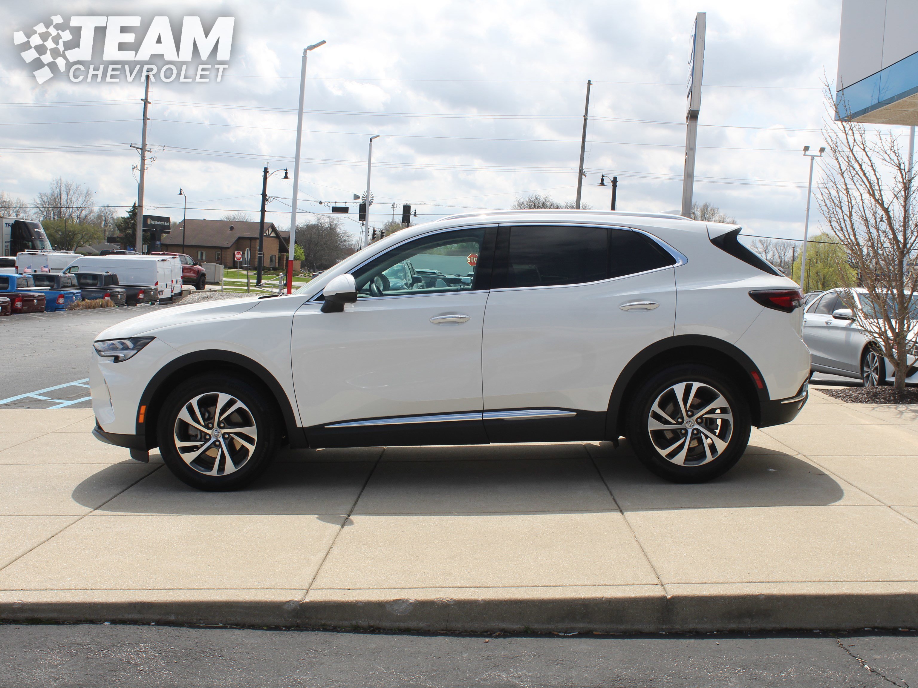 Used 2023 Buick Envision Essence image 7