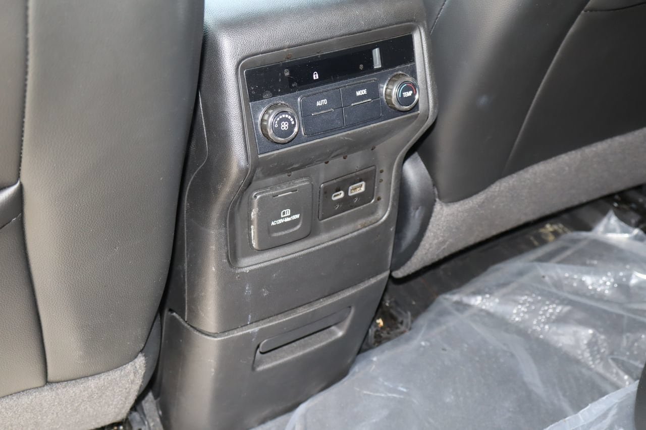 Used 2020 GMC Acadia SLT FWD image 19