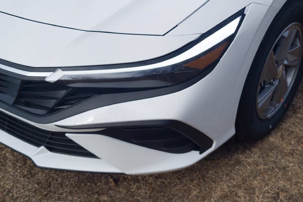 New 2026 Hyundai Elantra SE FWD image 9