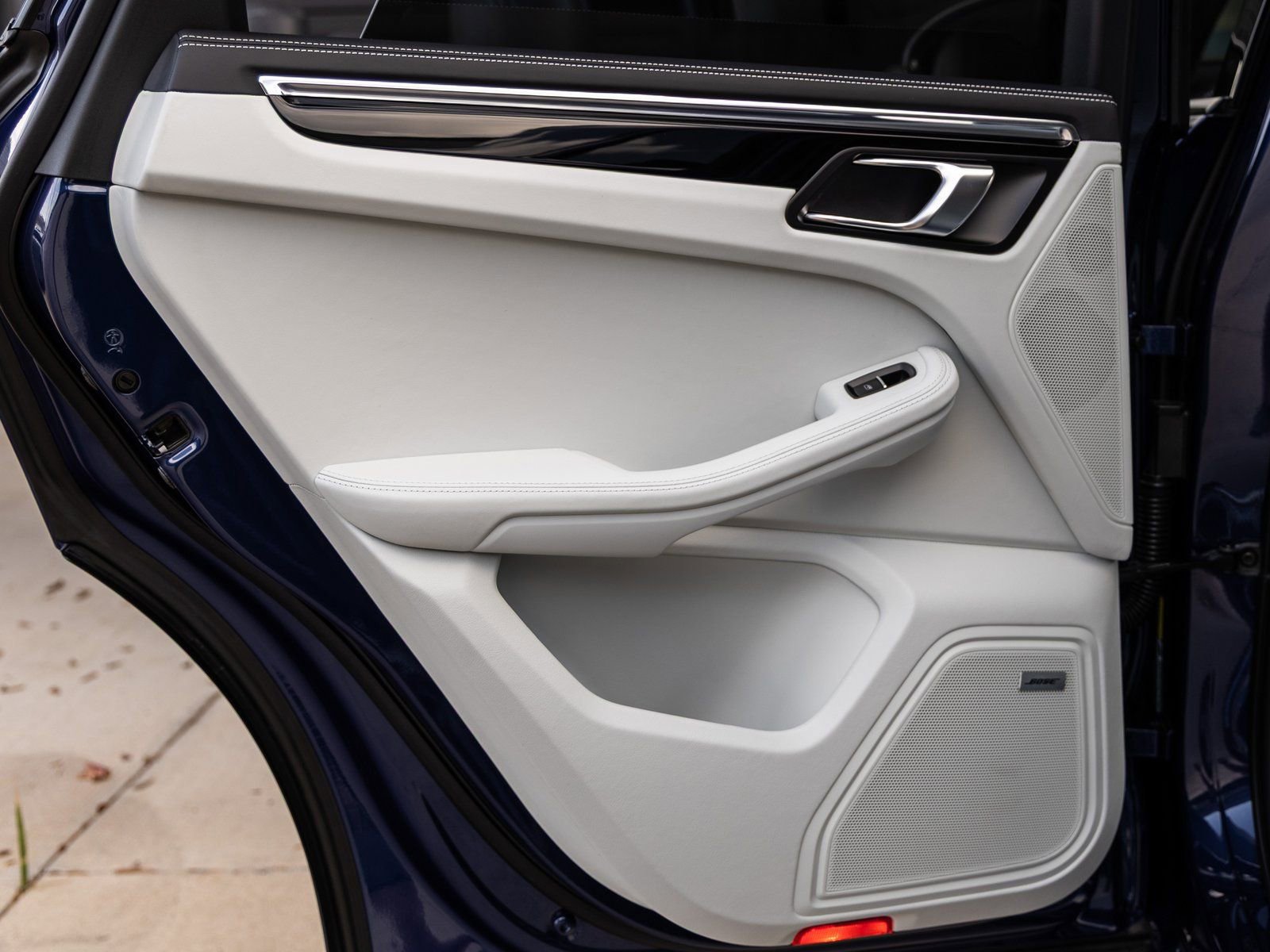 New 2026 Porsche Macan Turbo image 34