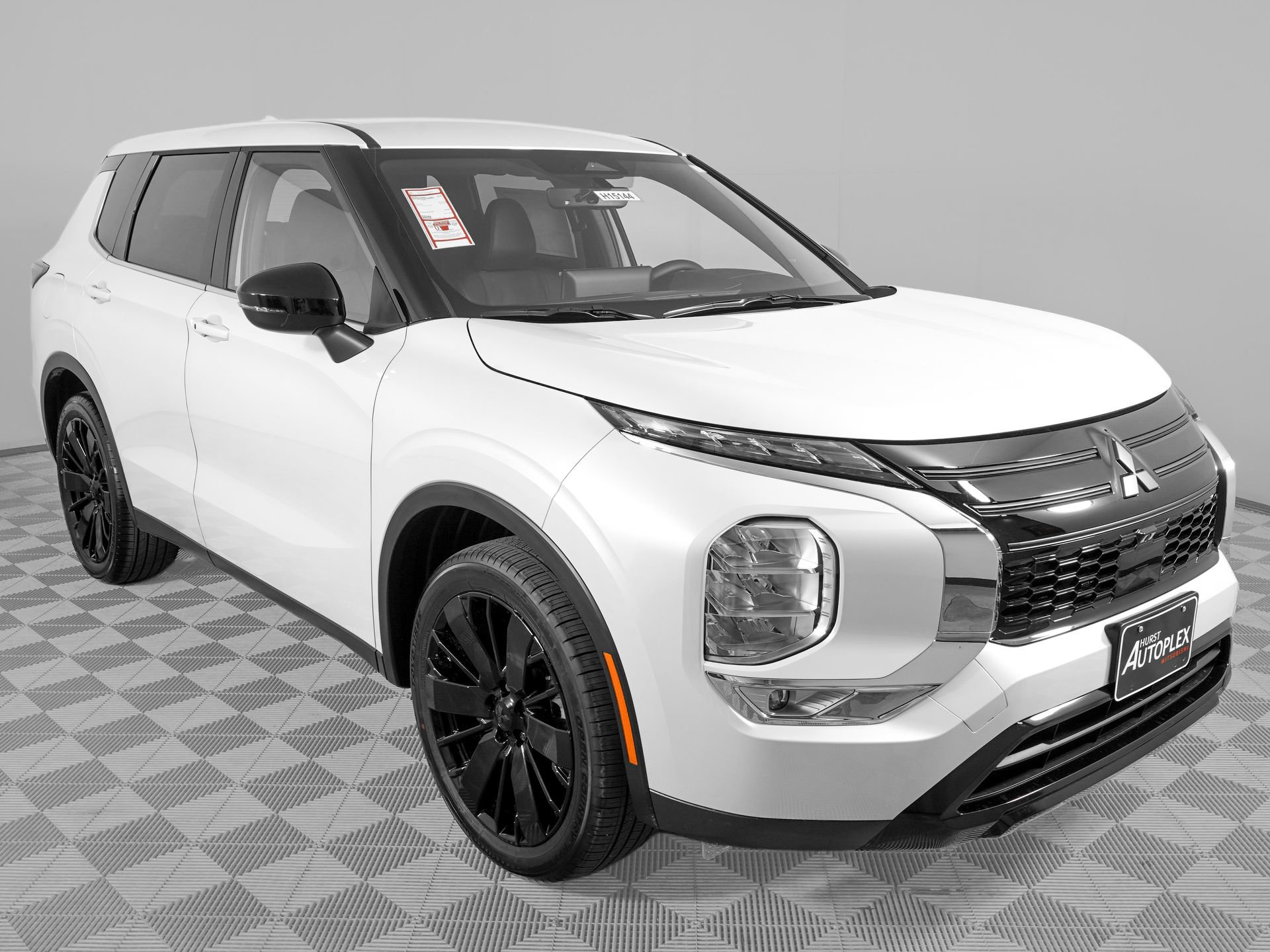 New 2026 Mitsubishi Outlander LE FWD image 4