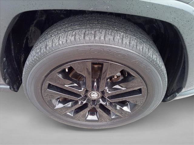 Used 2019 Toyota RAV4 Limited FWD image 10