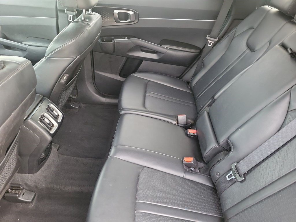 Used 2023 Kia Sorento S w/ Panoramic Sunroof Package FWD image 32