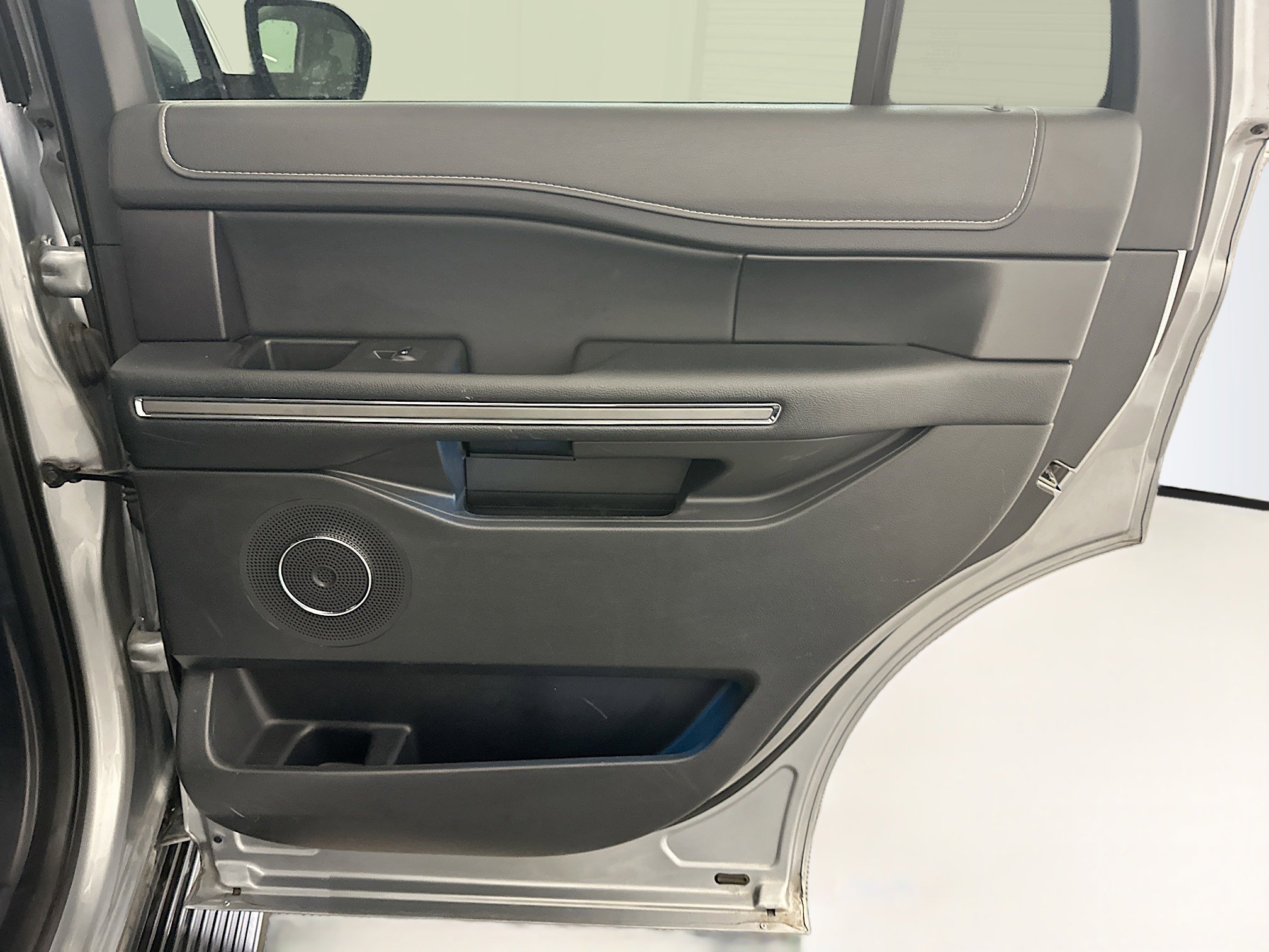 Used 2024 Ford Expedition XLT image 33