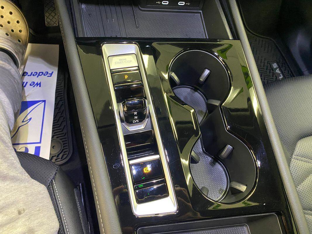 Used 2025 Volkswagen Atlas SE image 8