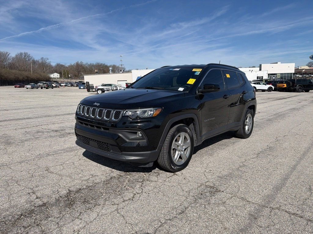 Used 2024 Jeep Compass Latitude image 1