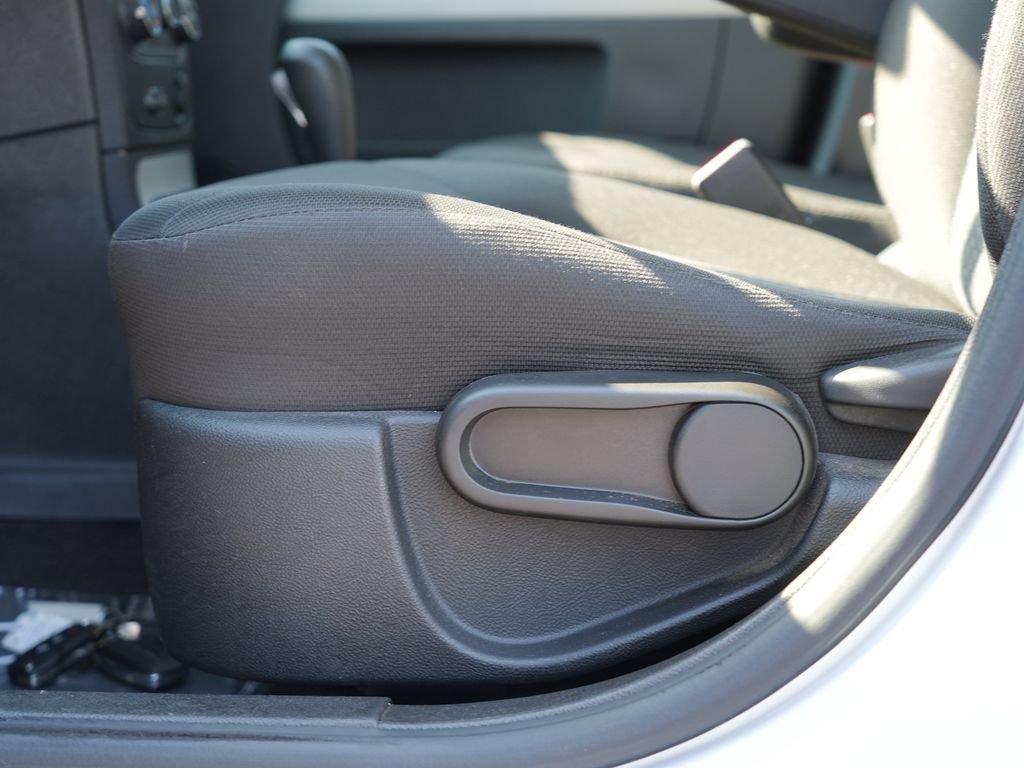 Used 2010 Chevrolet HHR LS FWD image 15