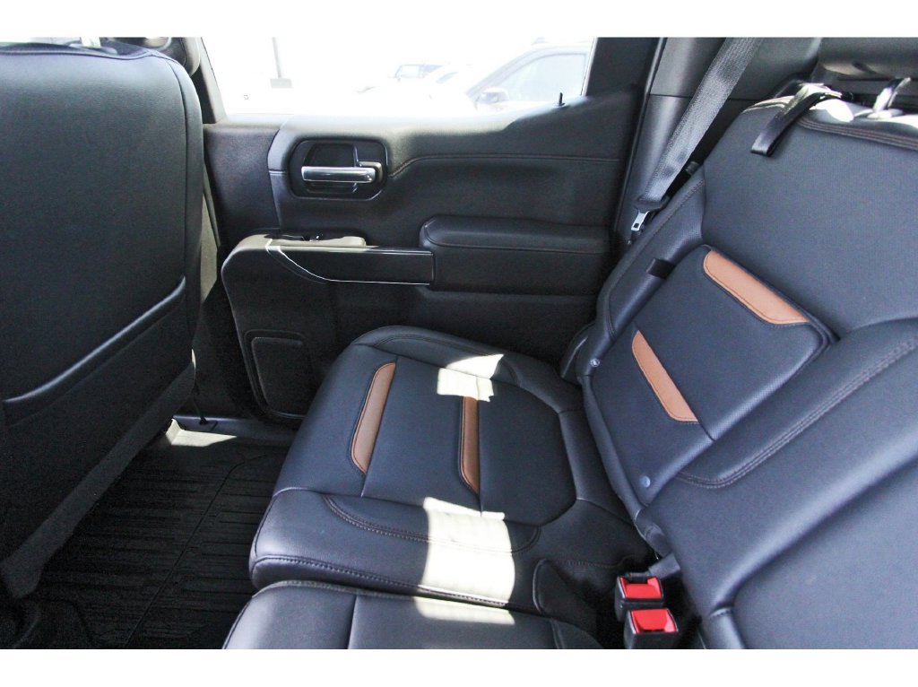 Used 2019 GMC Sierra 1500 AT4 w/ Off Road Performance Package AWD/4WD image 12