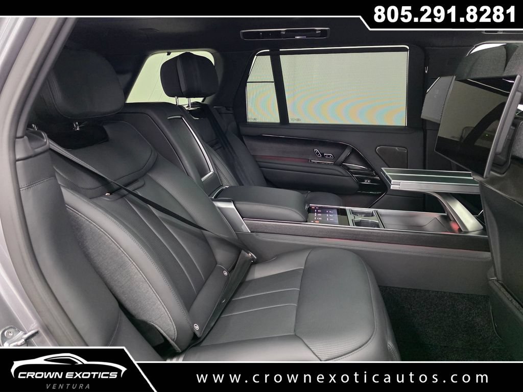 Used 2024 Land Rover Range Rover SV AWD/4WD image 15