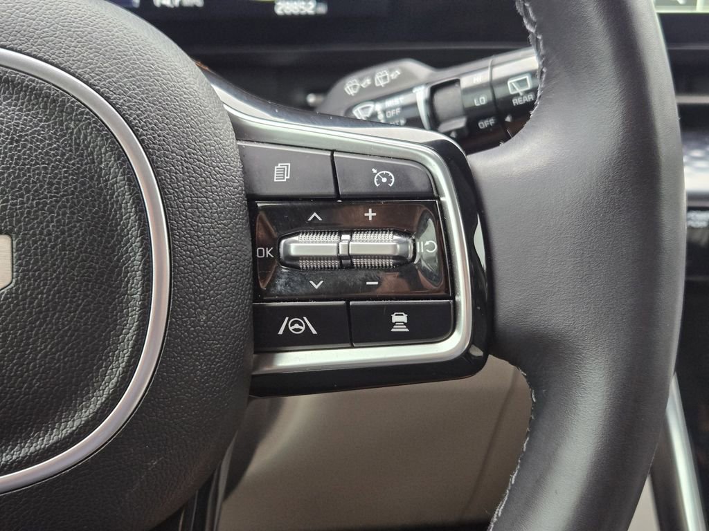 Used 2024 Kia Carnival SX Prestige image 29