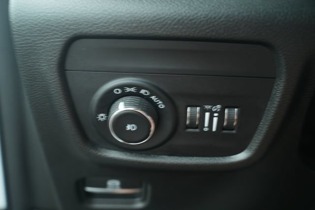 Used 2022 Jeep Grand Cherokee L Limited AWD/4WD image 37