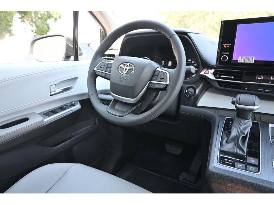 New 2025 Toyota Sienna XLE w/ XLE Plus Package AWD/4WD image 24