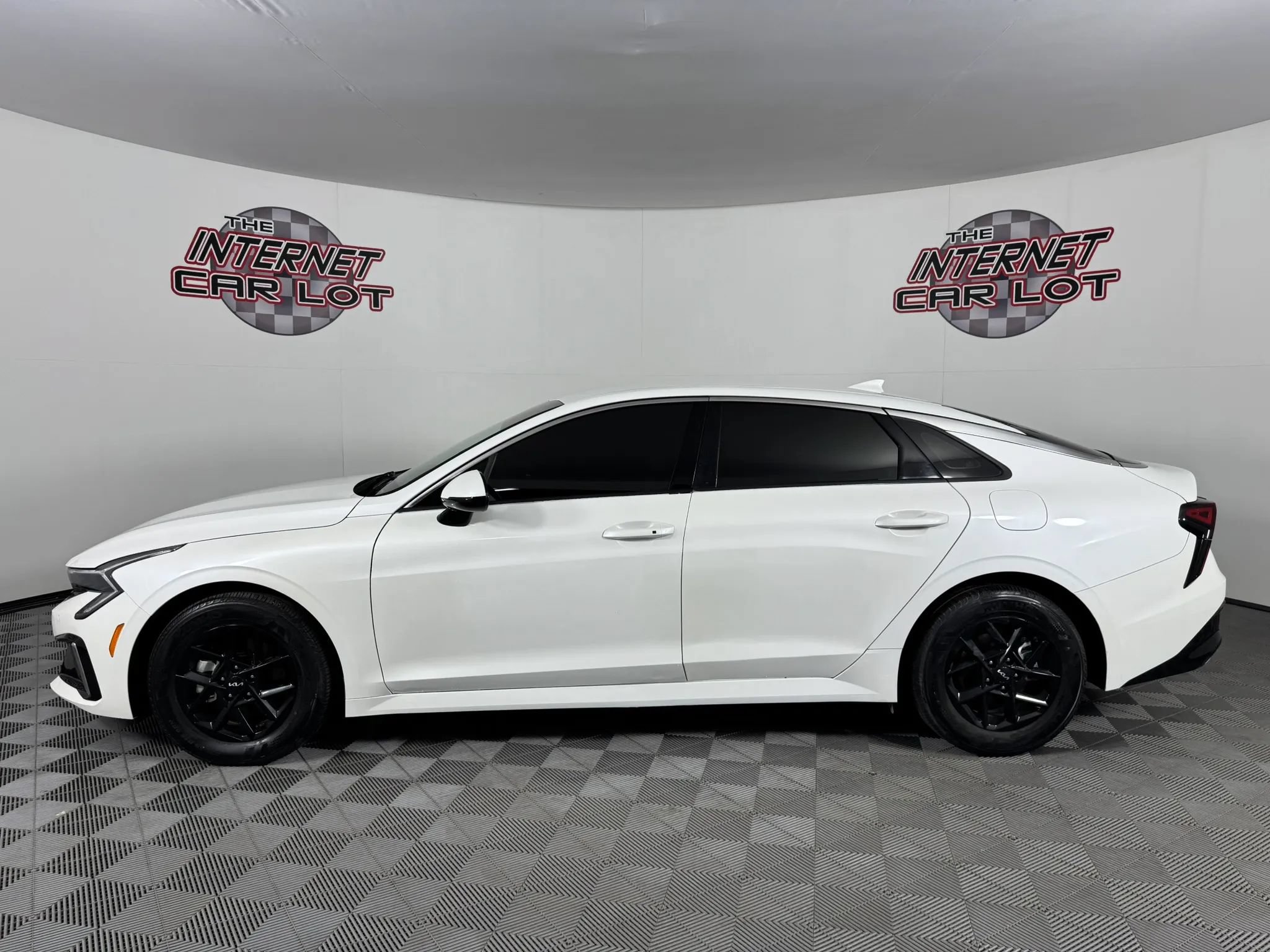 Used 2025 Kia K5 LXS FWD image 4