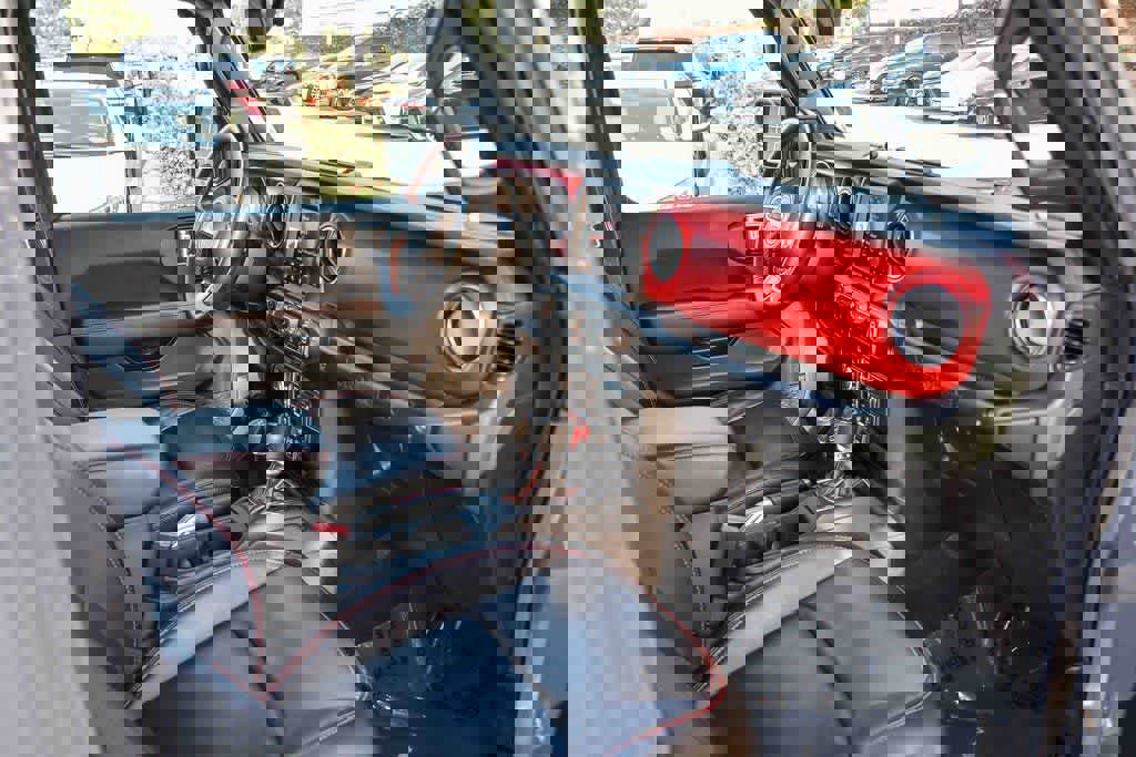 Used 2022 Jeep Wrangler Unlimited Rubicon w/ LED Lighting Group image 19