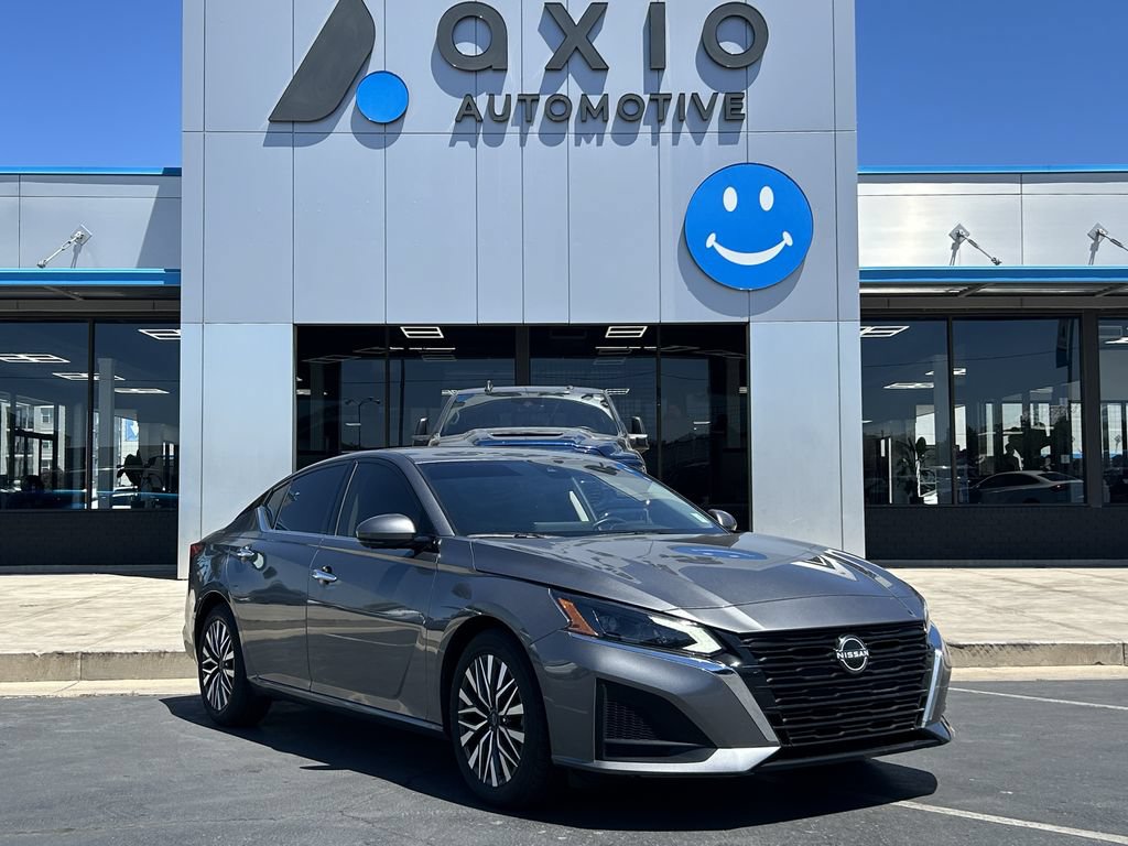 Used 2023 Nissan Altima 2.5 SL FWD image 1